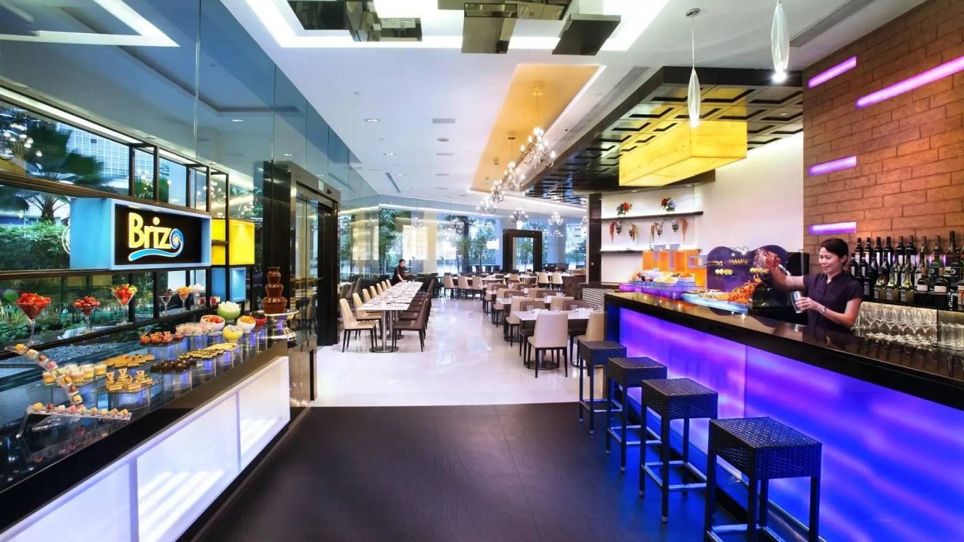 Отель The Robertson House by The Crest Collection