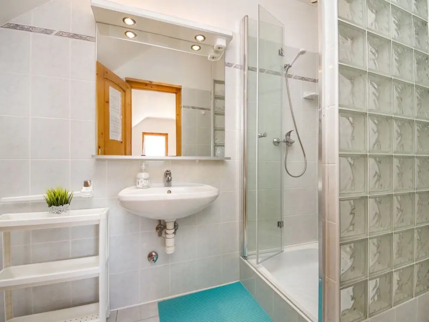 Amarillo 1 Balatonm Riaf rd