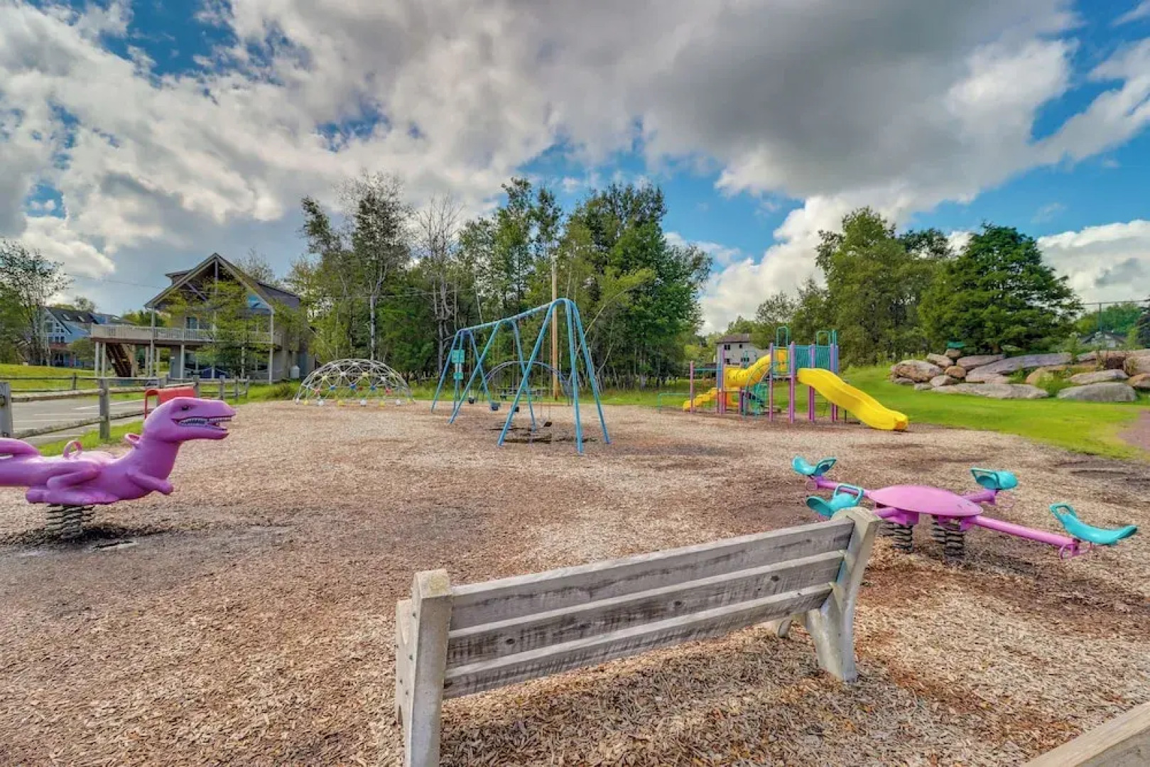 Deck, Fire Pit & Pool Access: Pennsylvania Home!