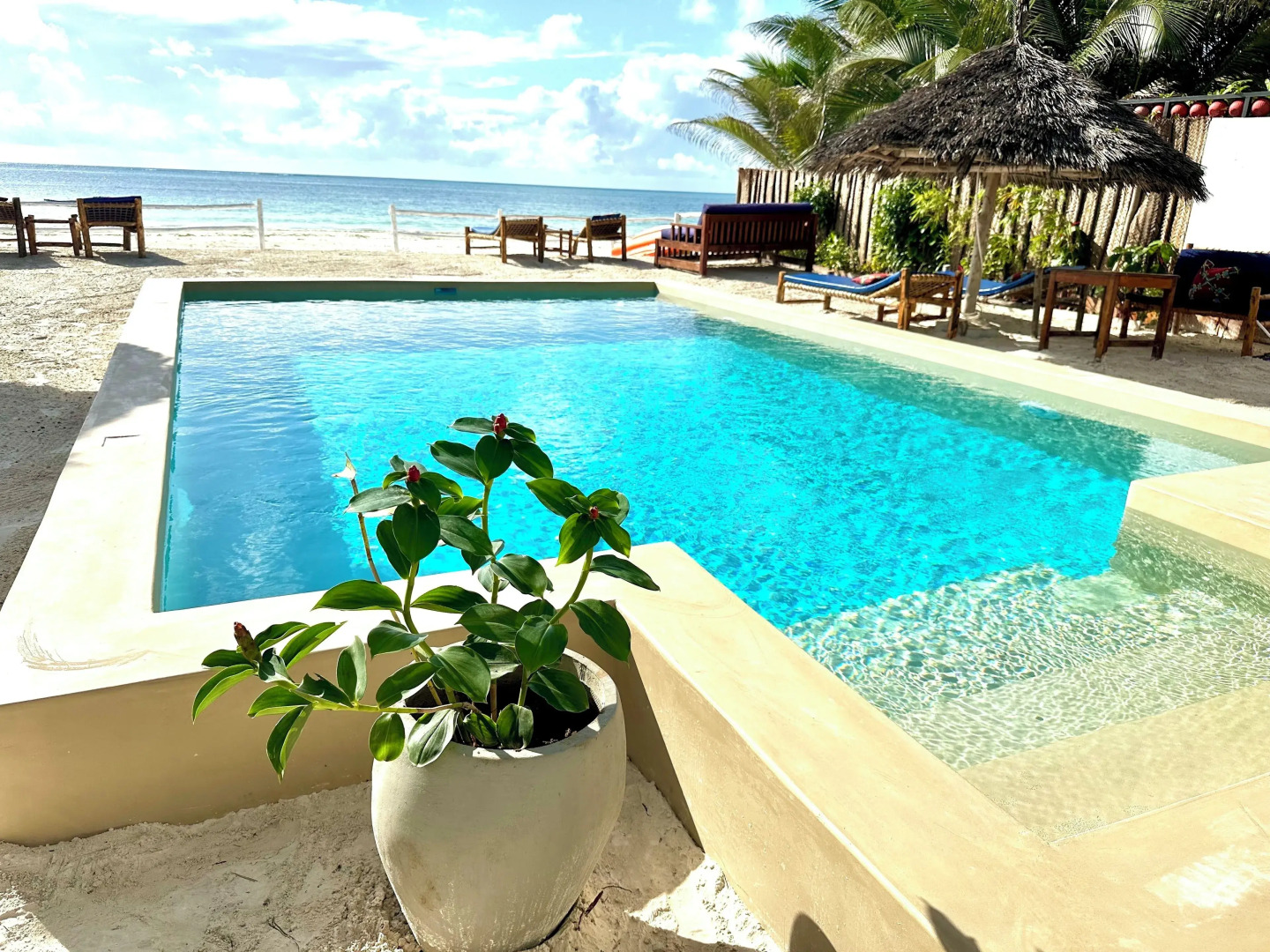 African Paradise Beach Hotel