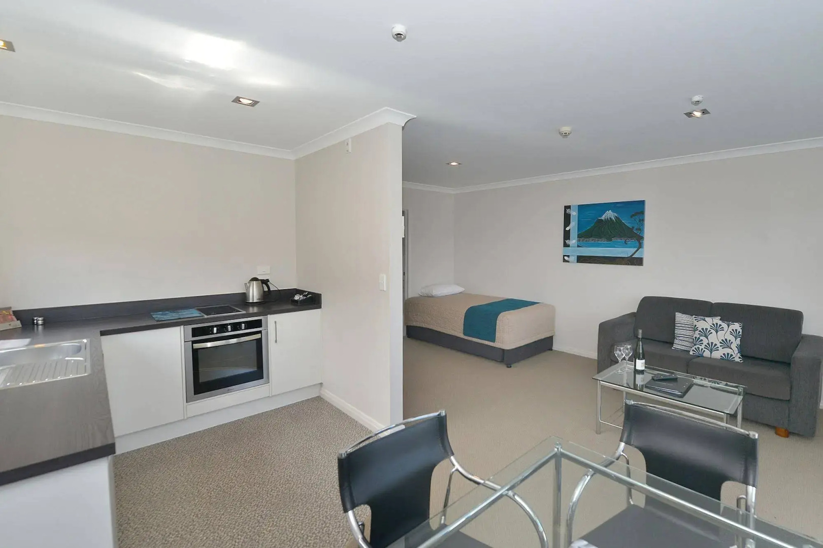 Beach Street Motel Apartments