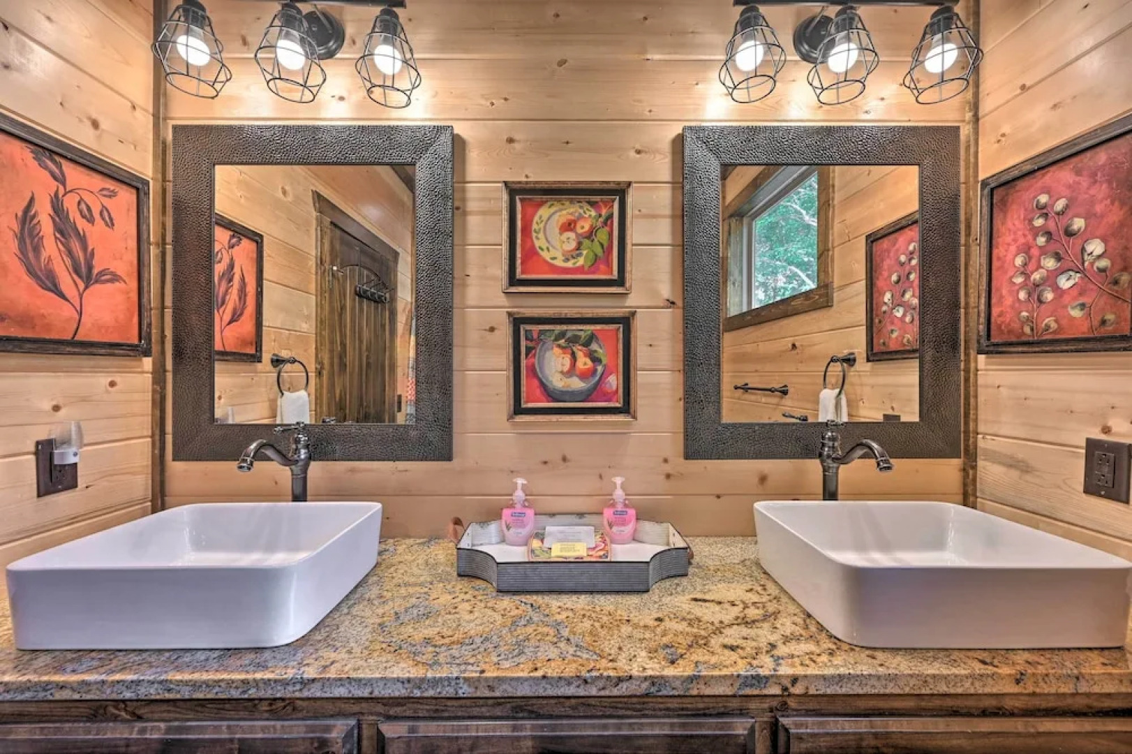 Hot Tub & Fire Pit: Broken Bow Retreat!