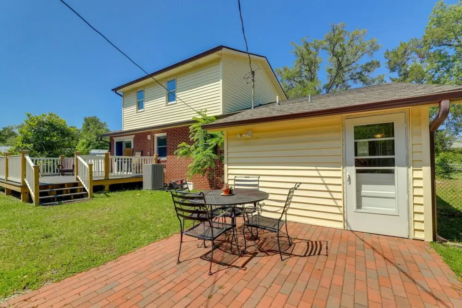 Well-equipped Morehead City Home ~ 5 Mi to Beach!