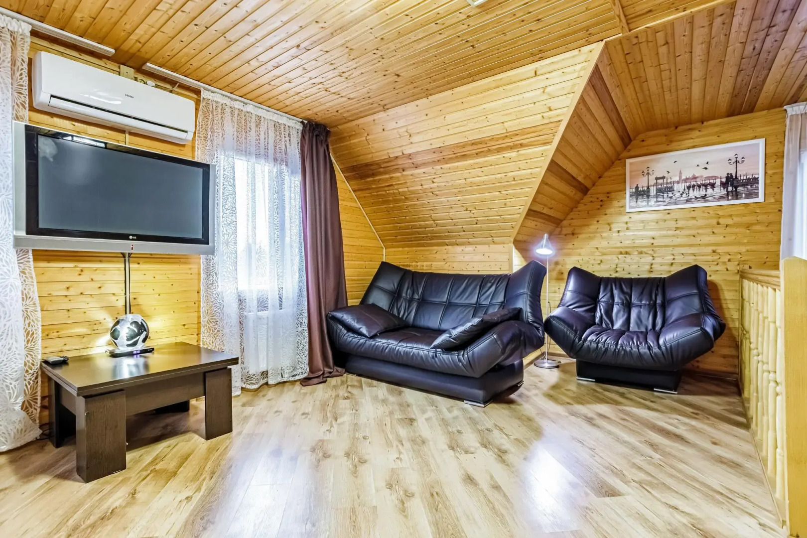 Агой-Шале семейный 12-местный коттедж