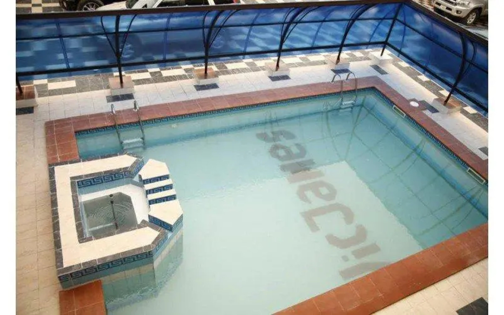 Vic James Apartments