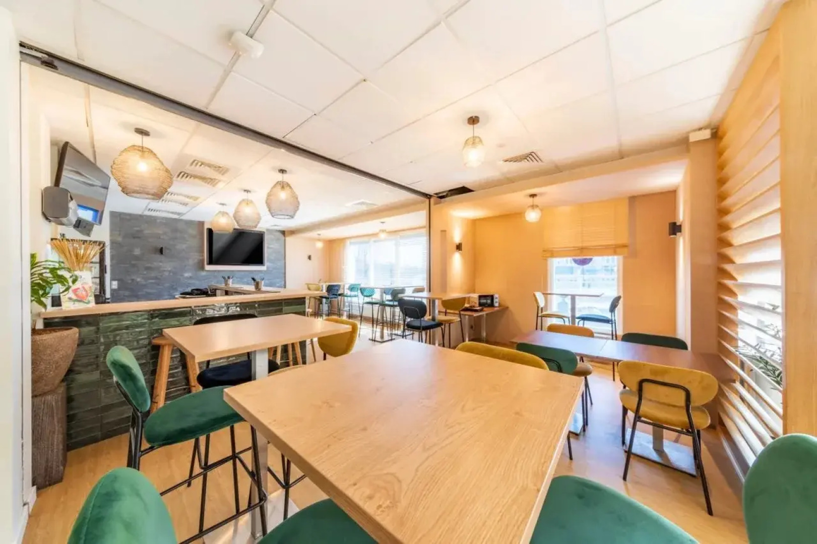 Mandarina Hotel Luxembourg Airport ( Ex Campanile)