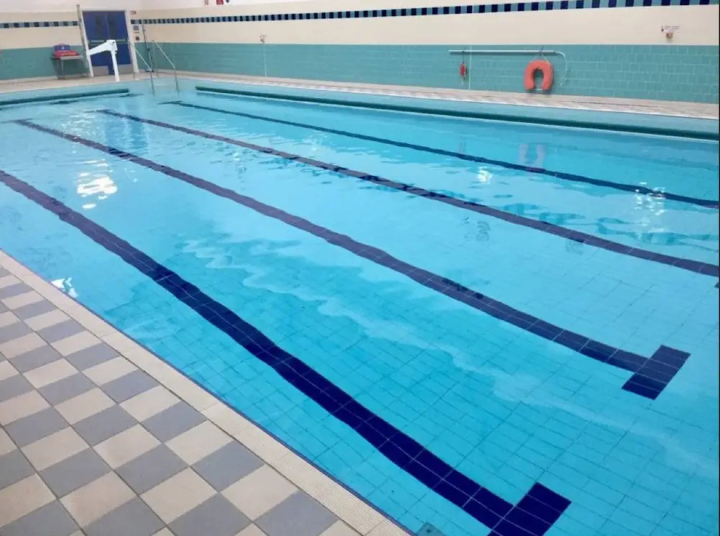 Two Bedroom Victorian Flat in the Centre of Port Glasgow Close to all Amenities