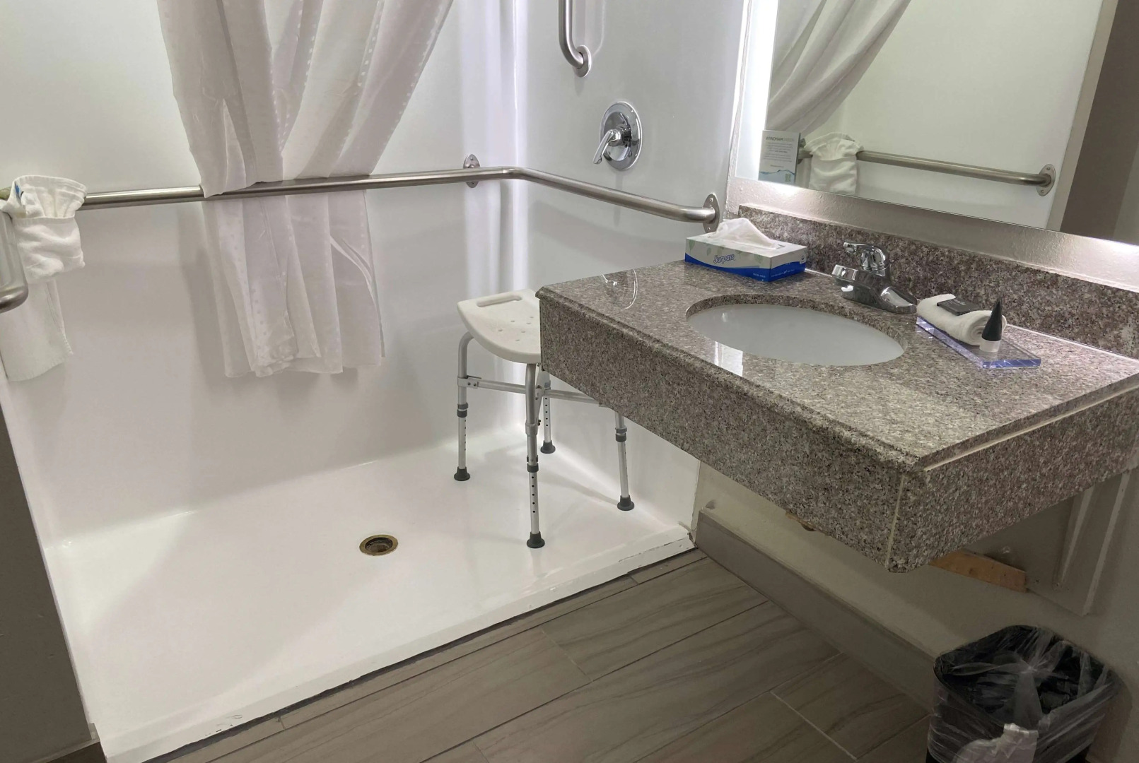 Days Inn & Suites by Wyndham Tahlequah