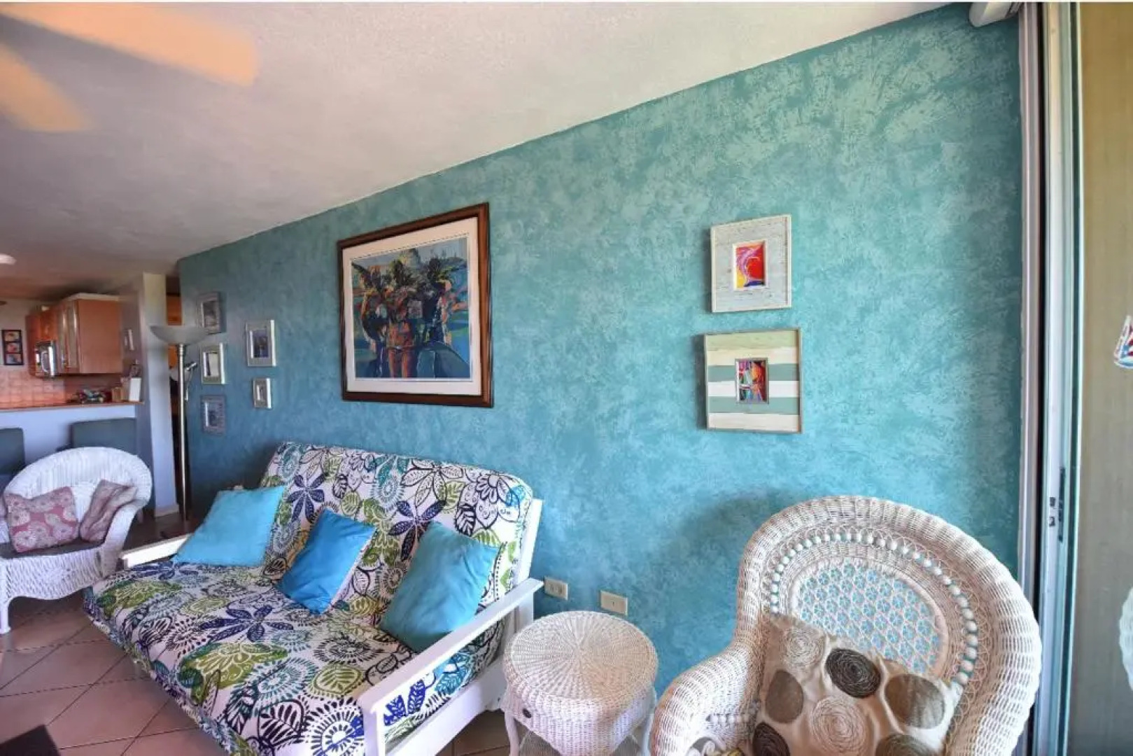 Coqui penthouse 2 across Rincon beach, pool, bbq, power and water bup