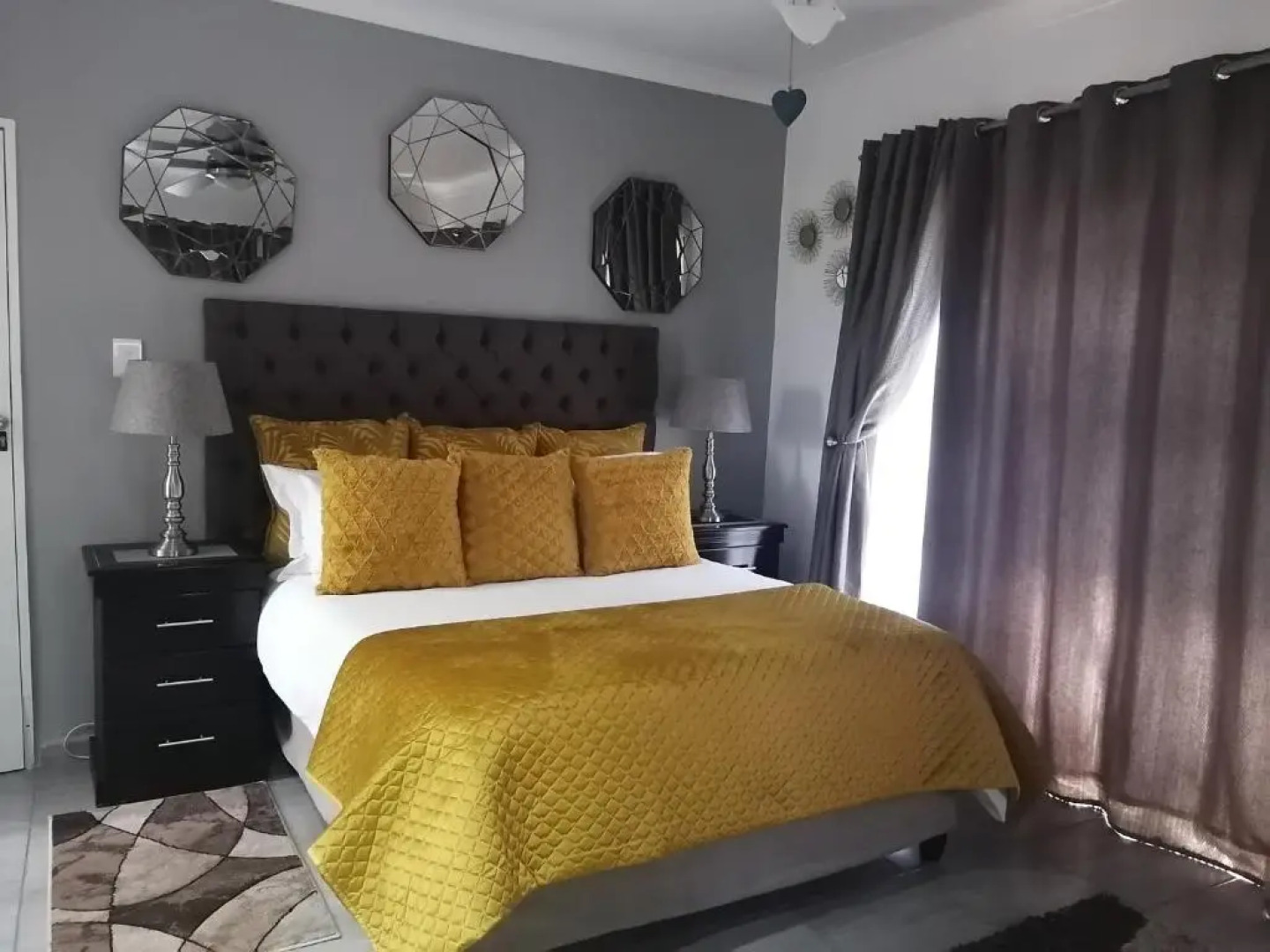 Roxy's Rest Guest House