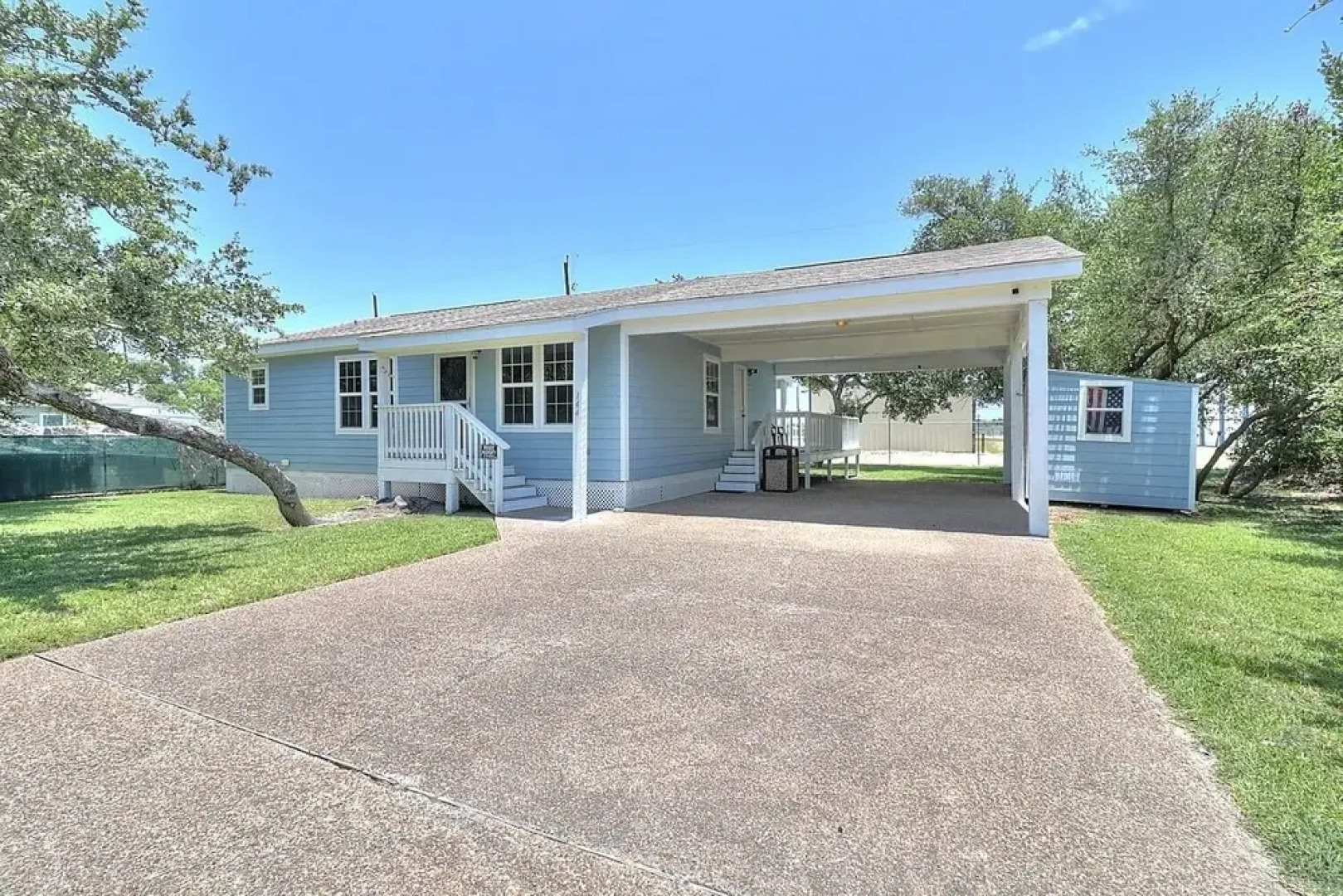 Seashell Memories 2 Bedroom Home by RedAwning