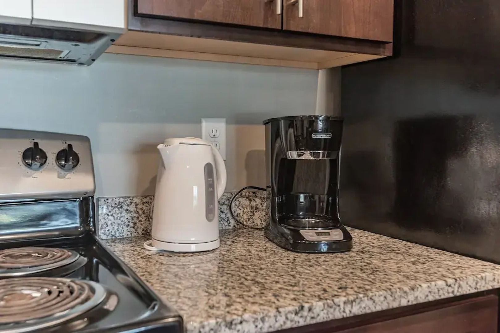 Spacious 2BR Suite W/patio Near Iowa State