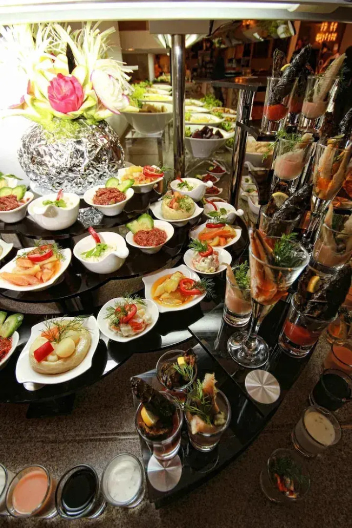 Sky Tower Deluxe Hotel