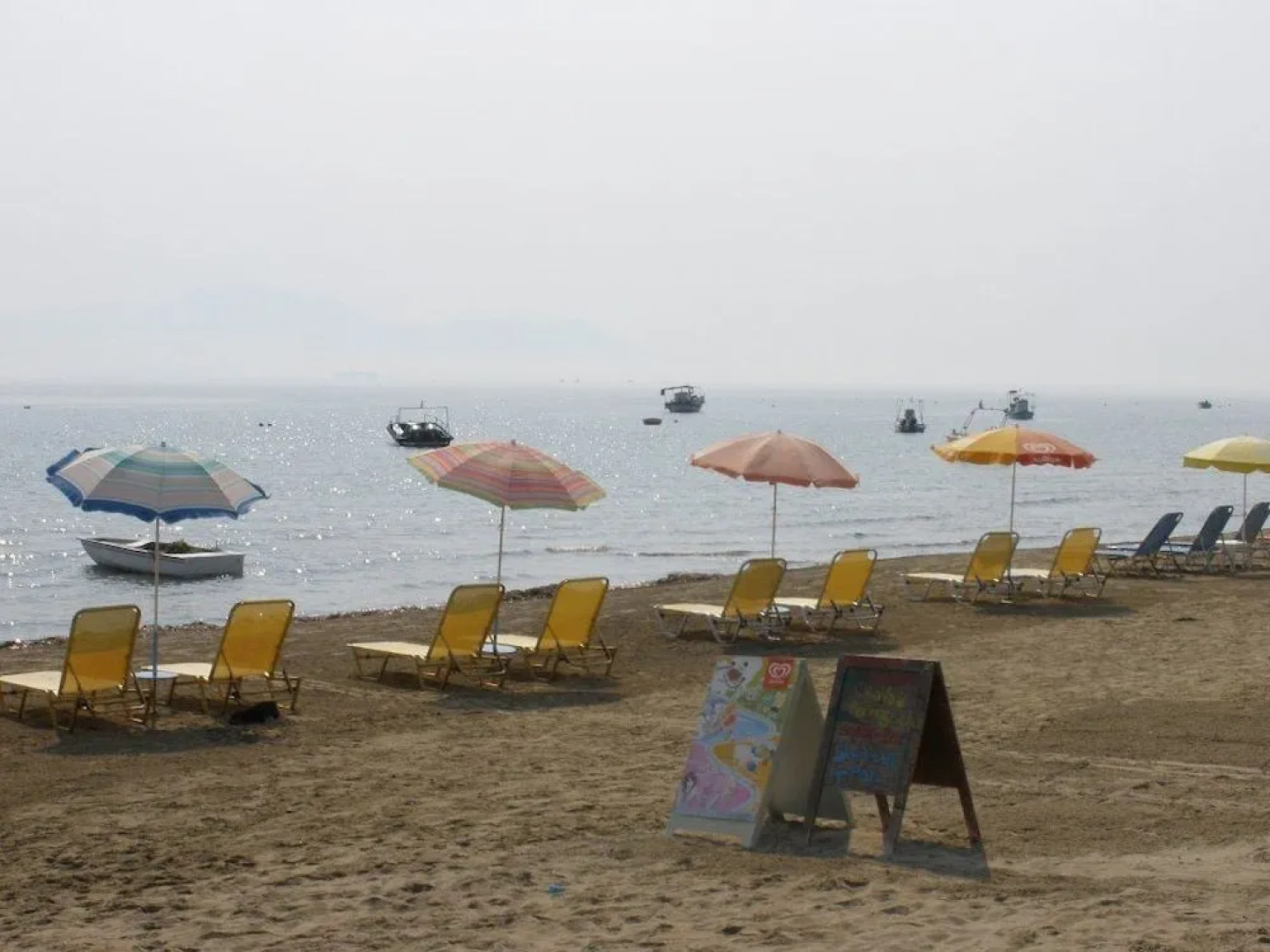 Biscoutsis Apartments & Studios