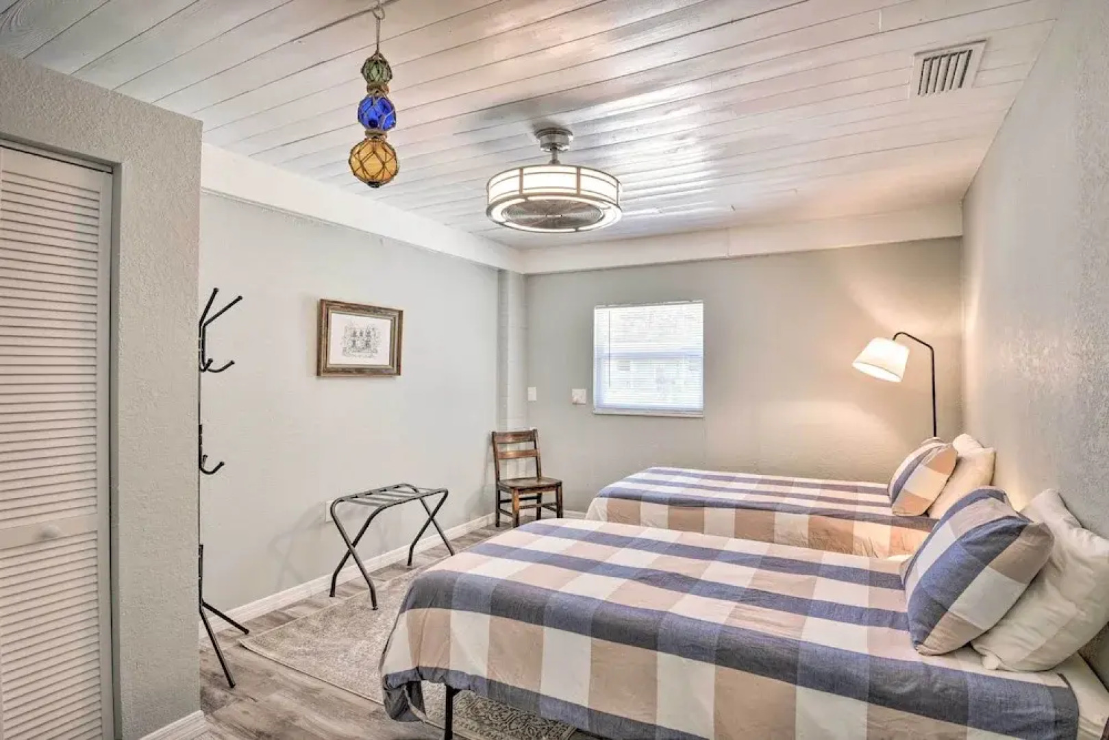 Dog-friendly Home w/ Gas Grill - Walk to Rose Bay!