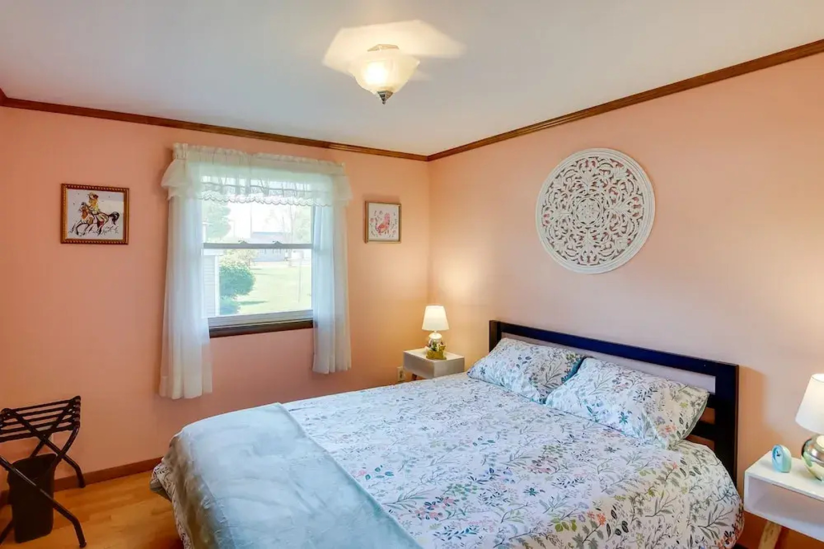 Retro Green Bay Home: Steps to Lambeau Field!