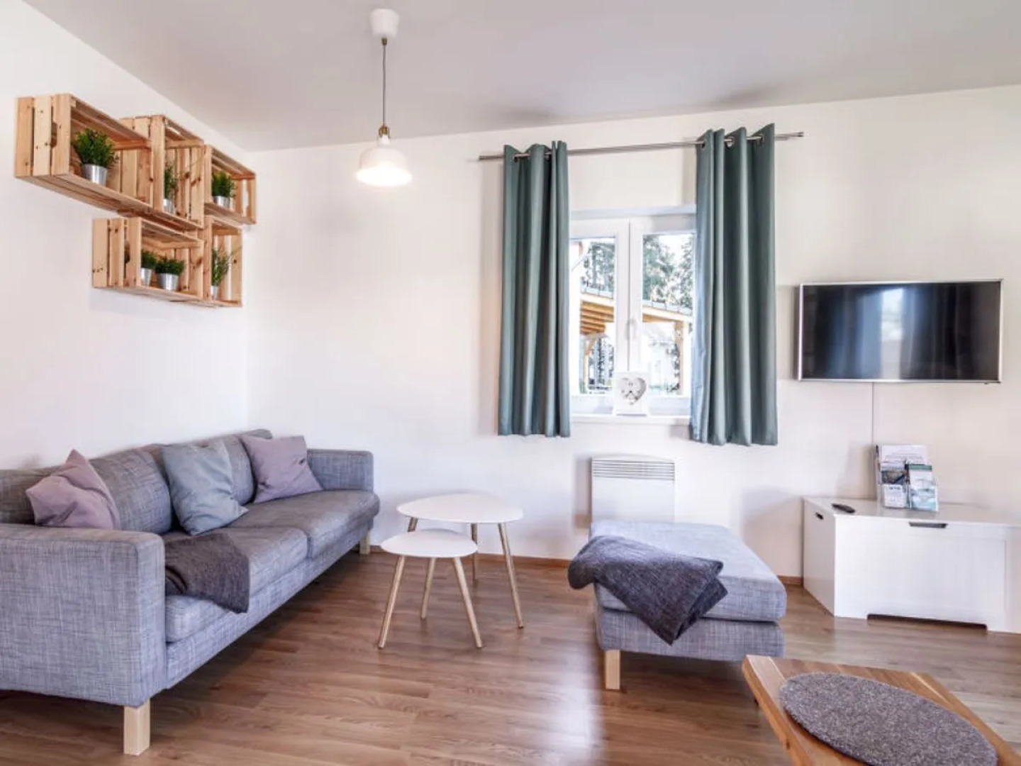 Lakeside Village 40382