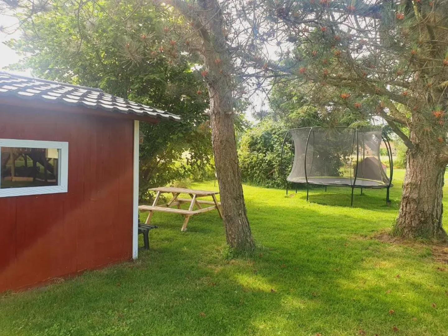 Große Bauernhaus Ferienwohnungen bis 100qm mit Grillhütte & Garten & E-Bike-Verleih