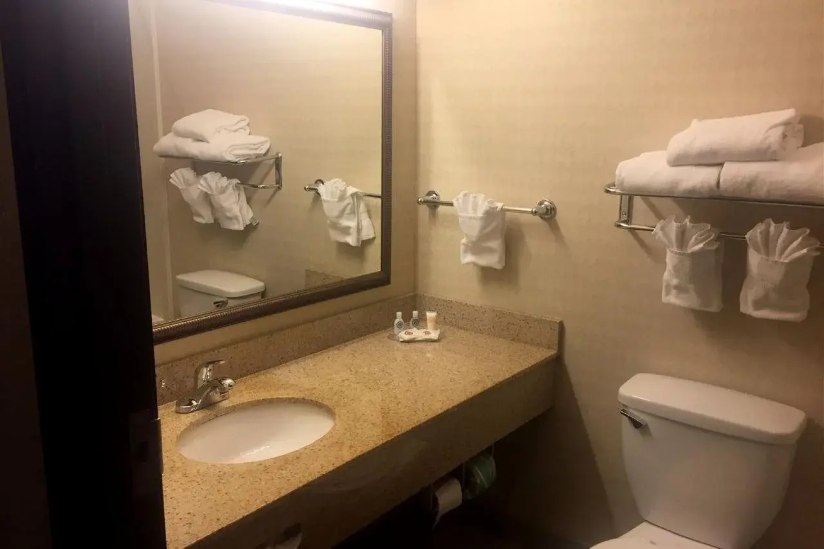 Comfort Inn & Suites Harrisonville