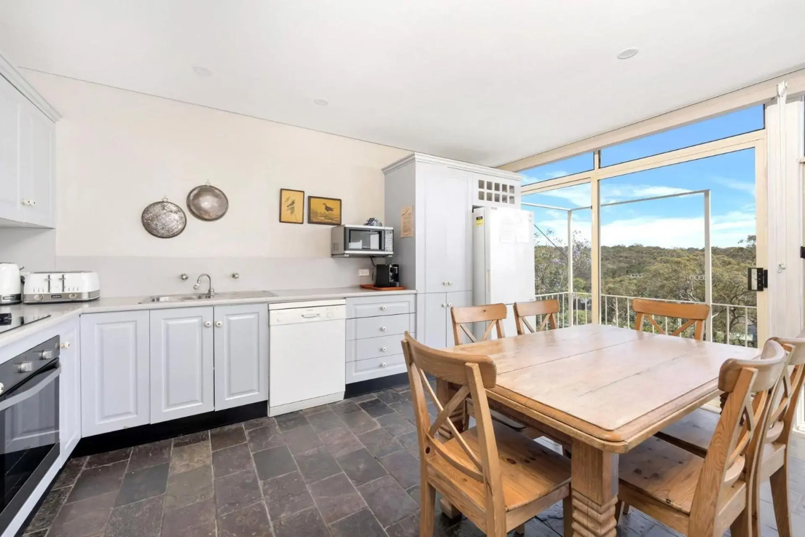 Sea Point at Hyams Beach 4pm Check Out Sundays