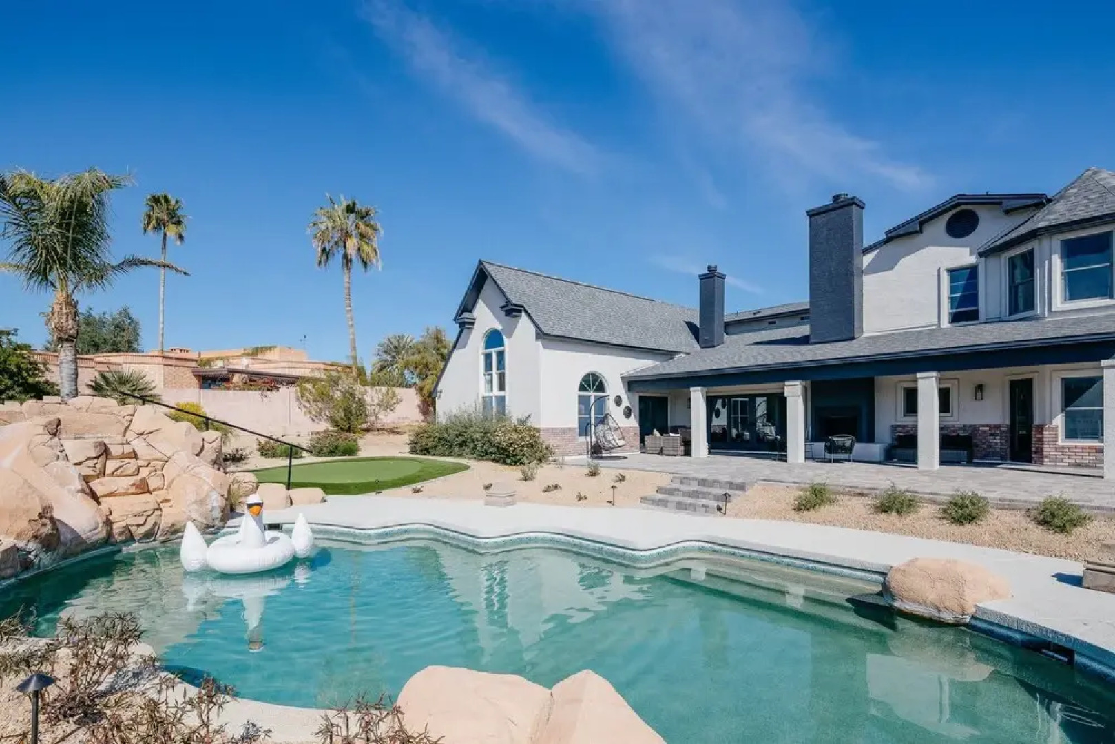 Majestic Mountain Mansion-pool -spa & Guest House