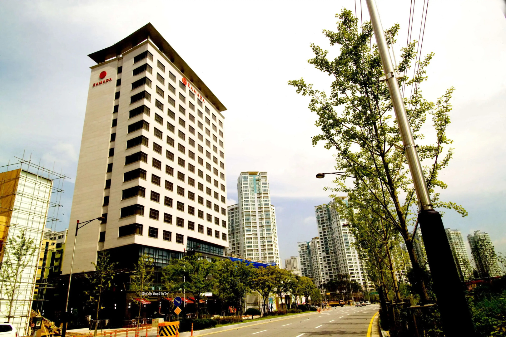 Ramada by Wyndham Dongtan Hotel