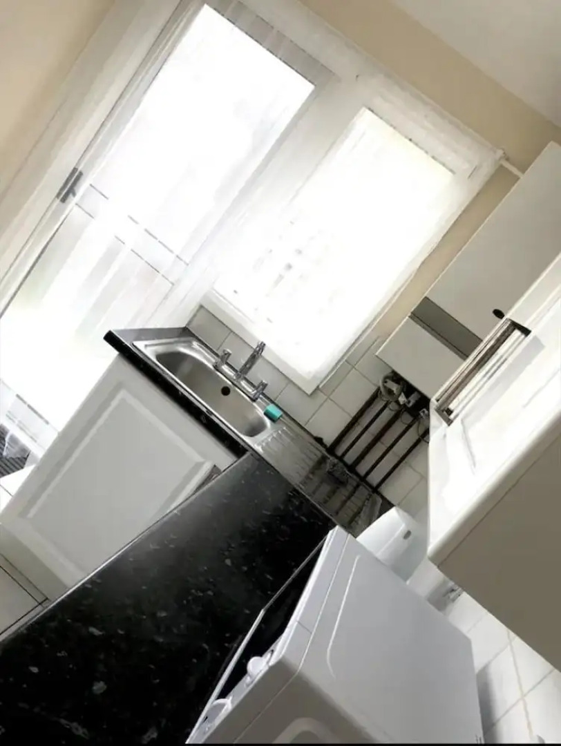 Ac Lounge 115 1-bed Apartment in Rochford