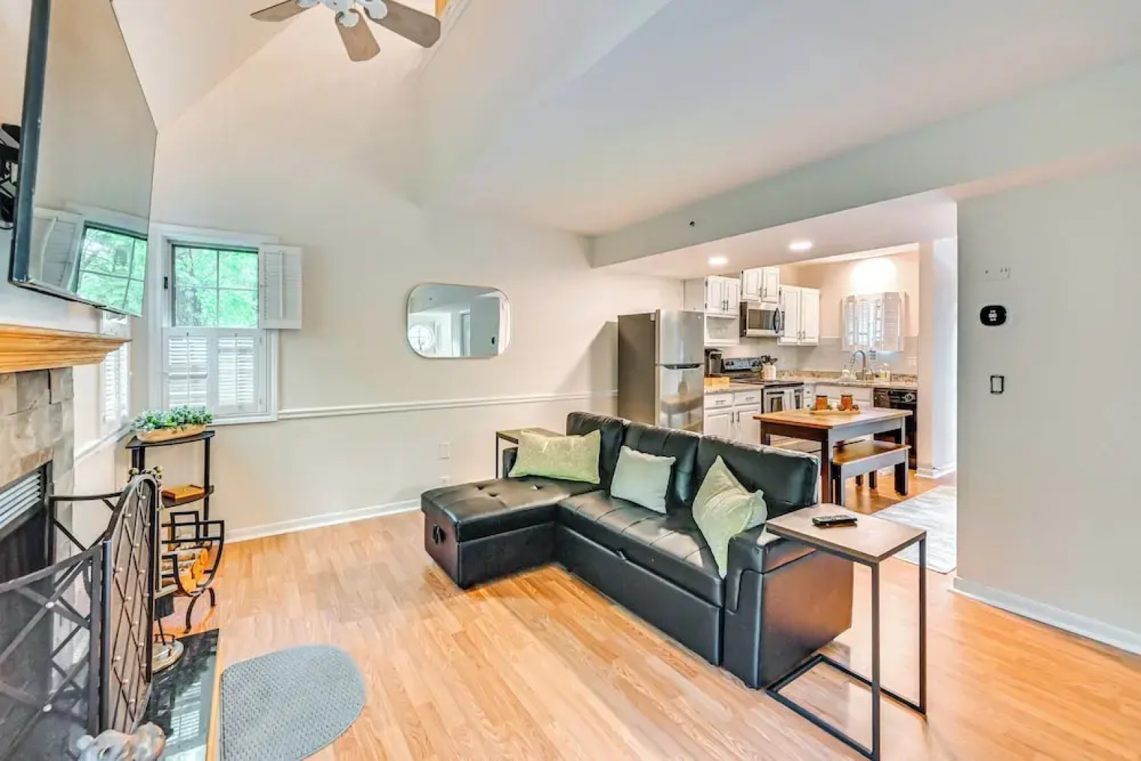 1 Mi to Mohegan Sun: Studio w/ Pool Access