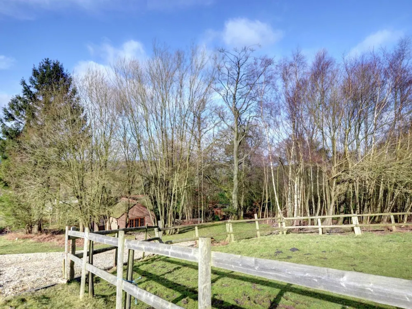 Quaint Holiday Home in Hartfield for Couples near City Center