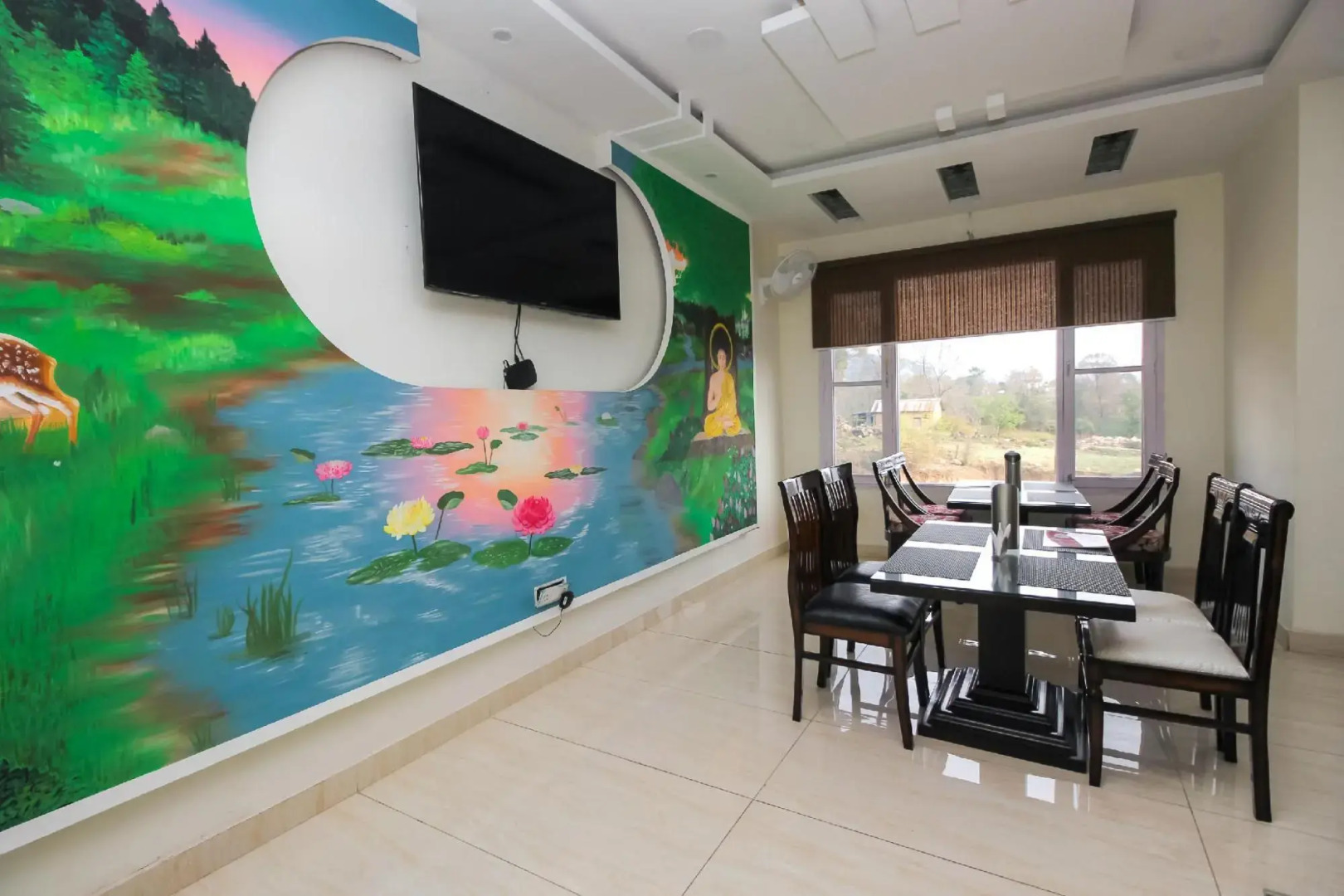 OYO 28284 Gliders Holiday Inn