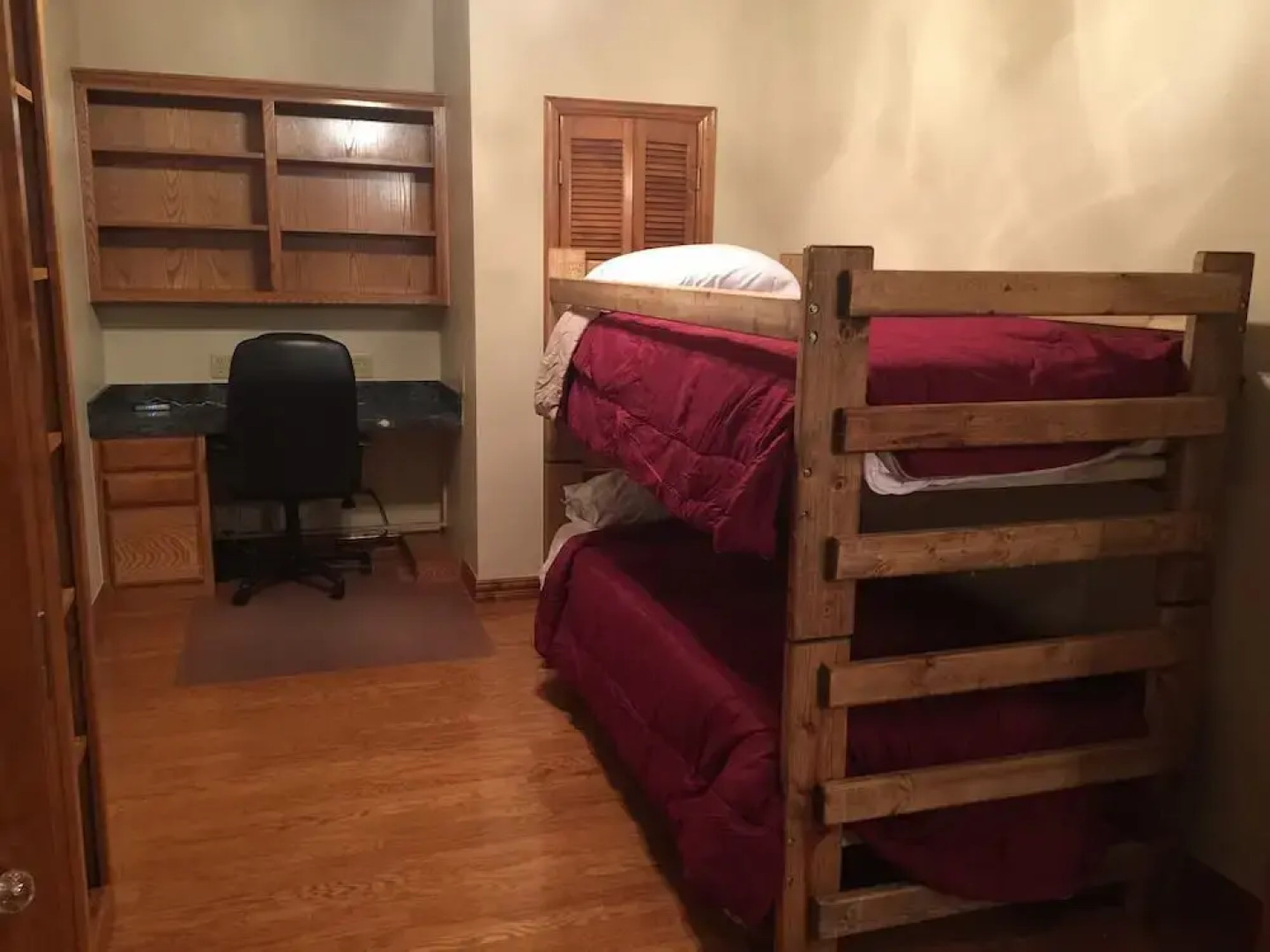 Family Friendly Lake House Located at Mid-west arm of Lake Fork