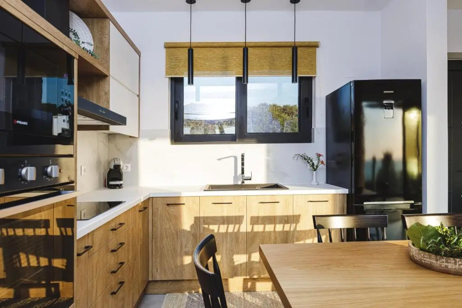 Bohemian Villas with Private Infinity Pool, Jacuzzi & Seaview, 15min from City Center