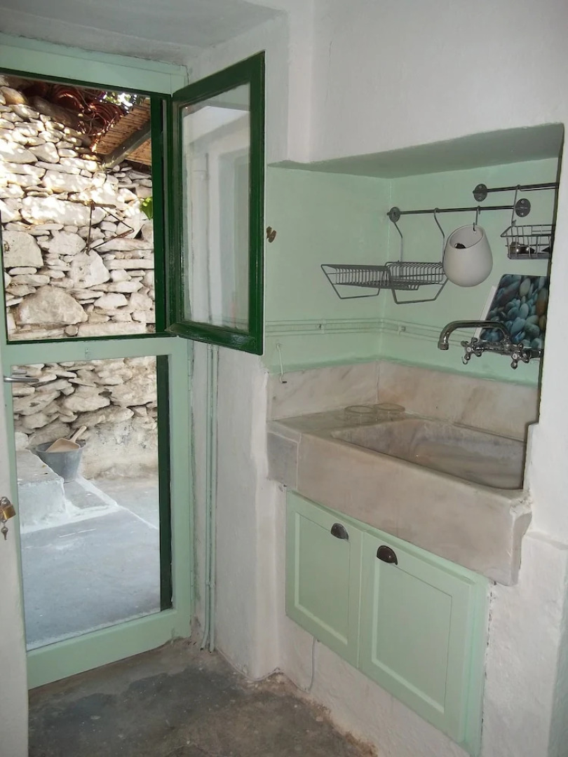 Hidesign Athens Traditional Stone house in Kea