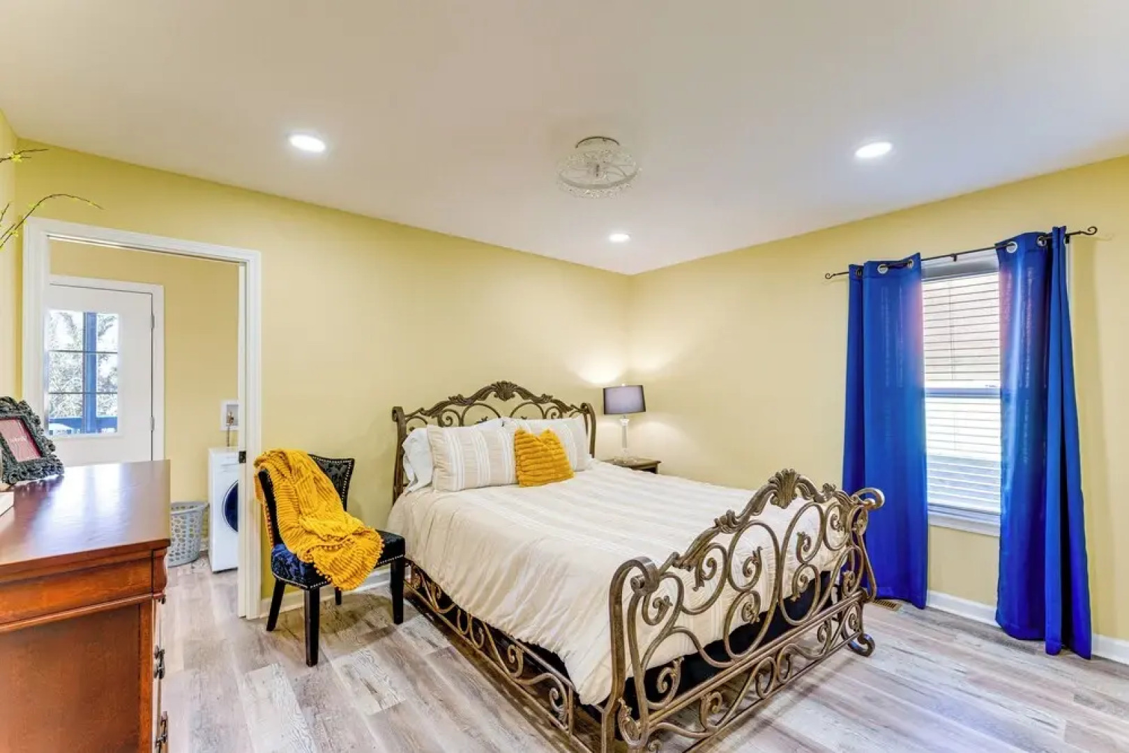 Walk Downtown: Charming Rome Abode w/ Yard!