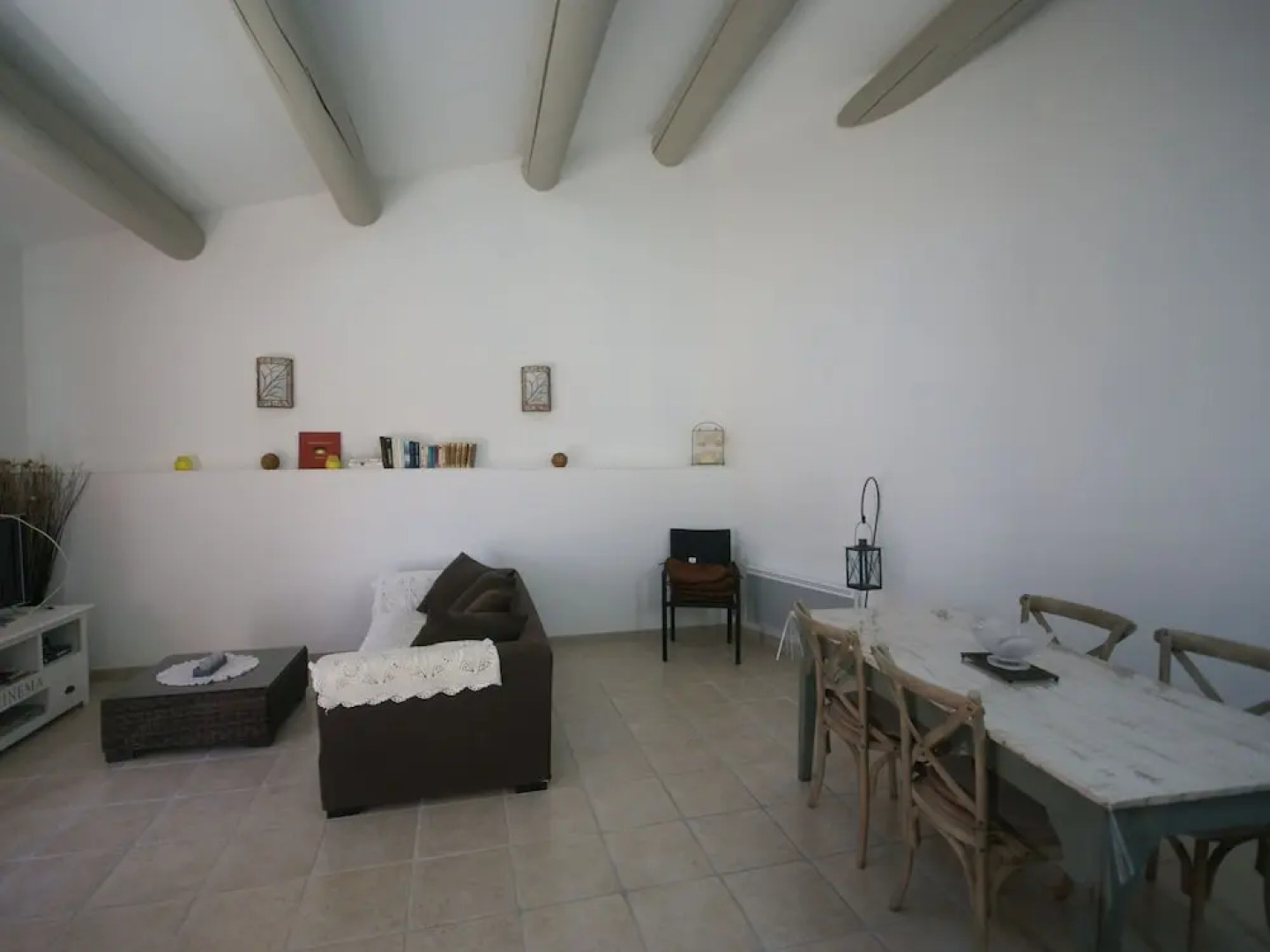 Recently Built Villa With Shared Swimming Pool Near the Village of Piolenc