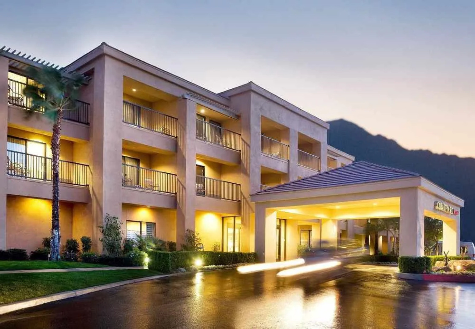 Courtyard Palm Desert