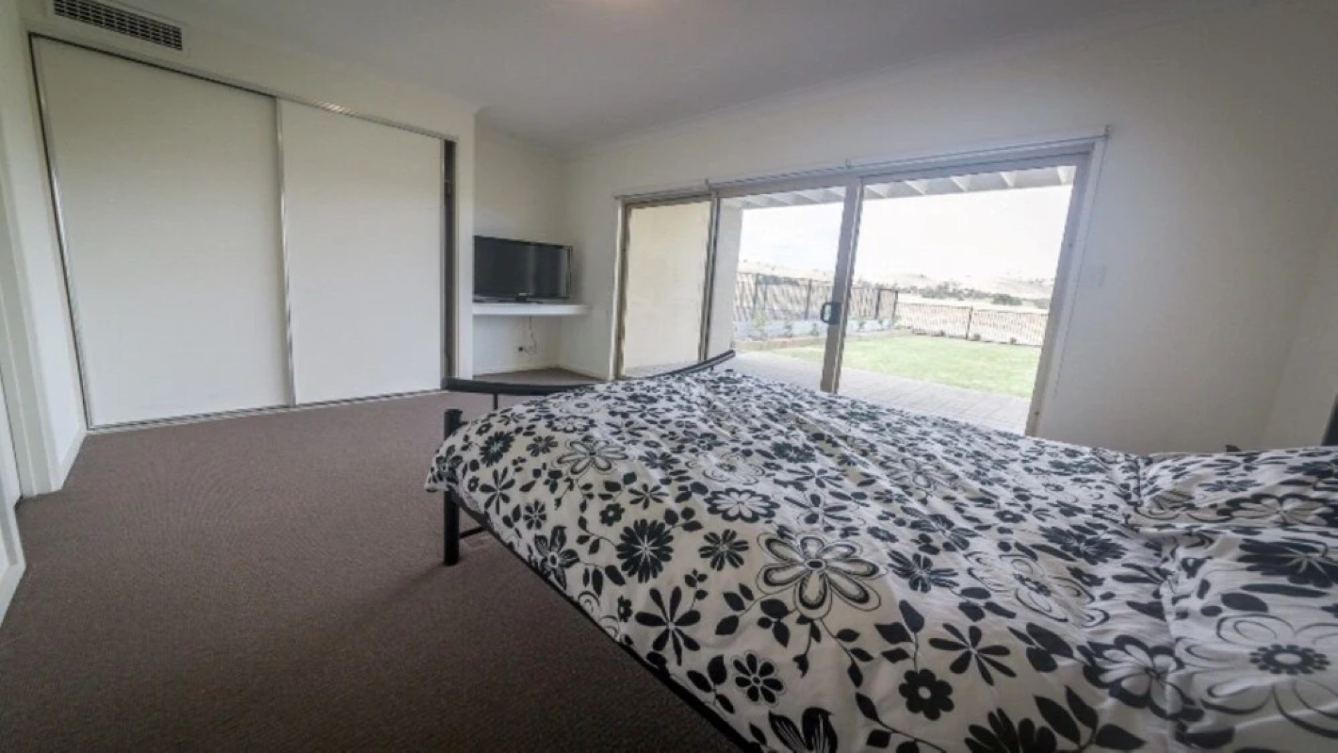 Wenneelys - 26/45 St Andrews Boulevard