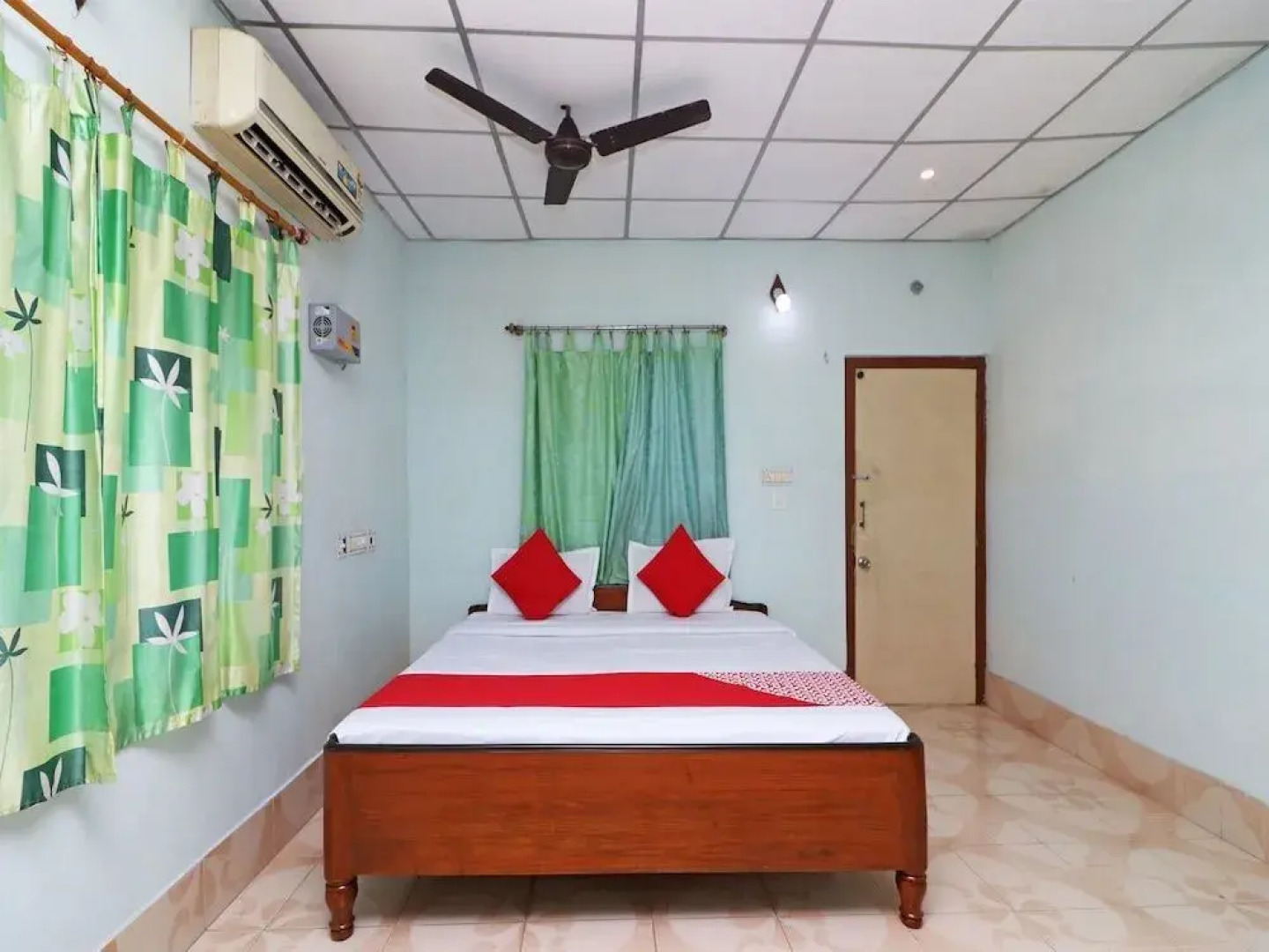 OYO 16101 Samrat Holiday Inn