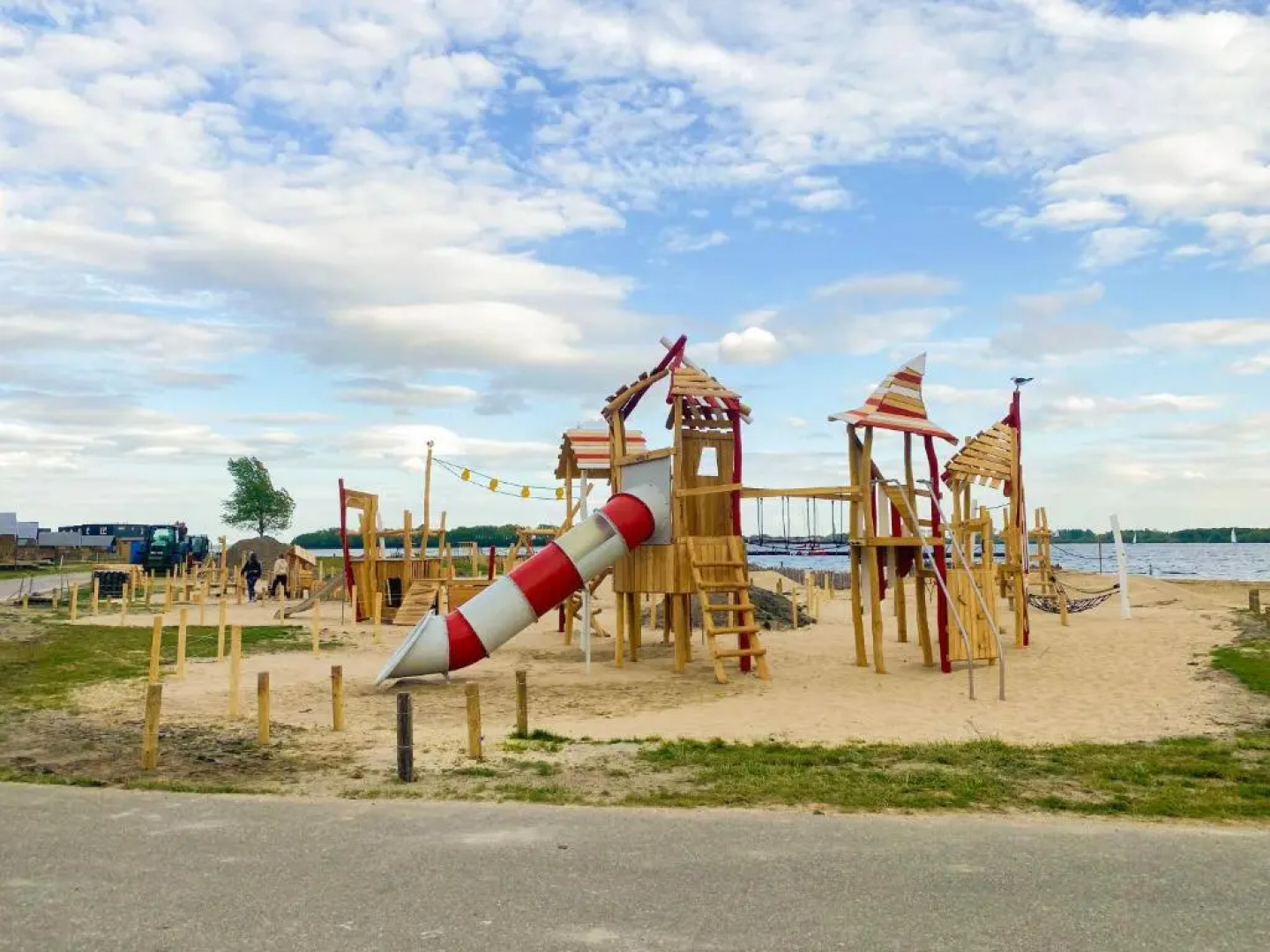 luxe Villa Maroma Regal aan Veerse Meer met gratis 4 Ebikes