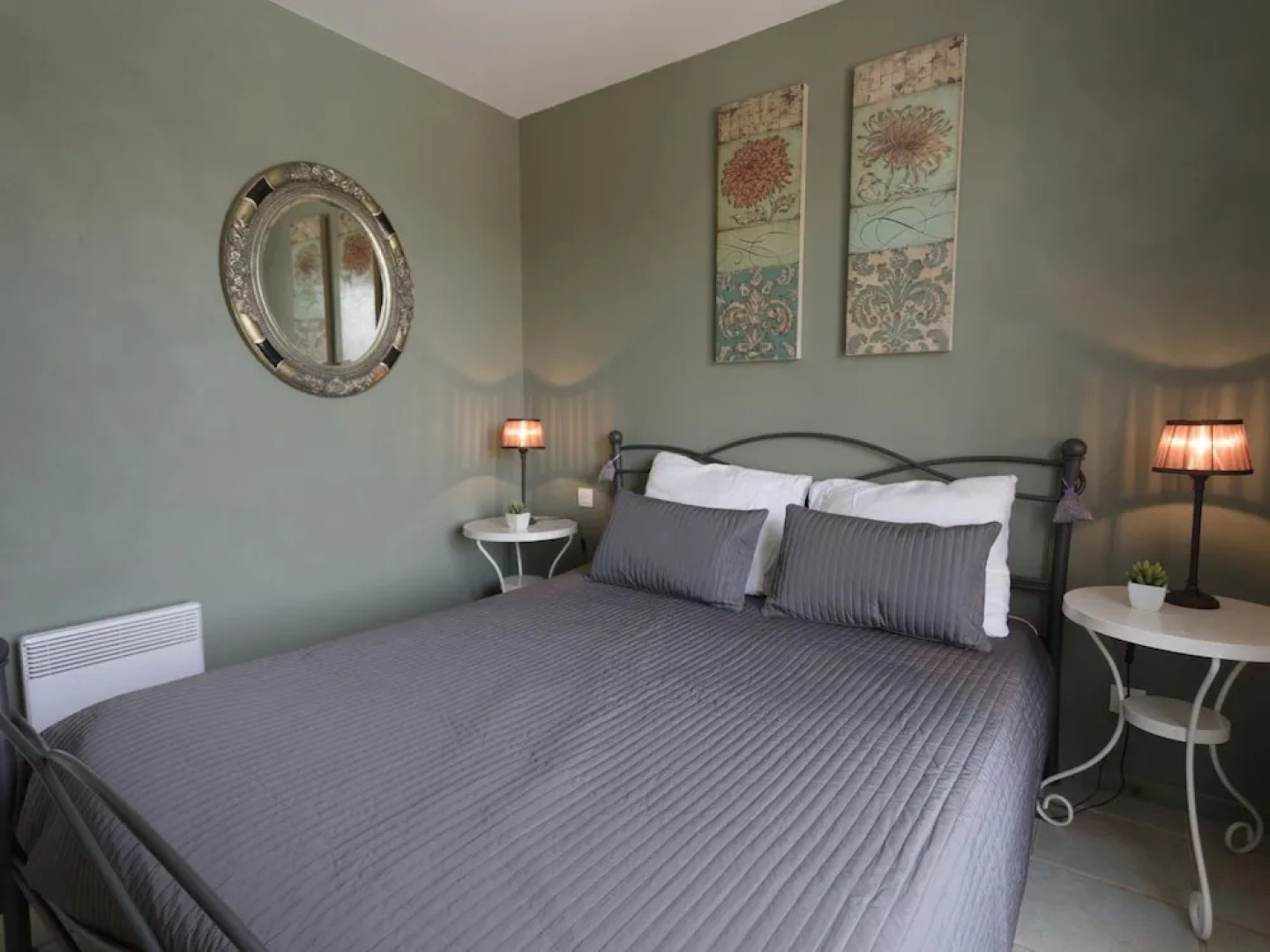 Spacious Villa With Private Swimming Pool and Jacuzzi