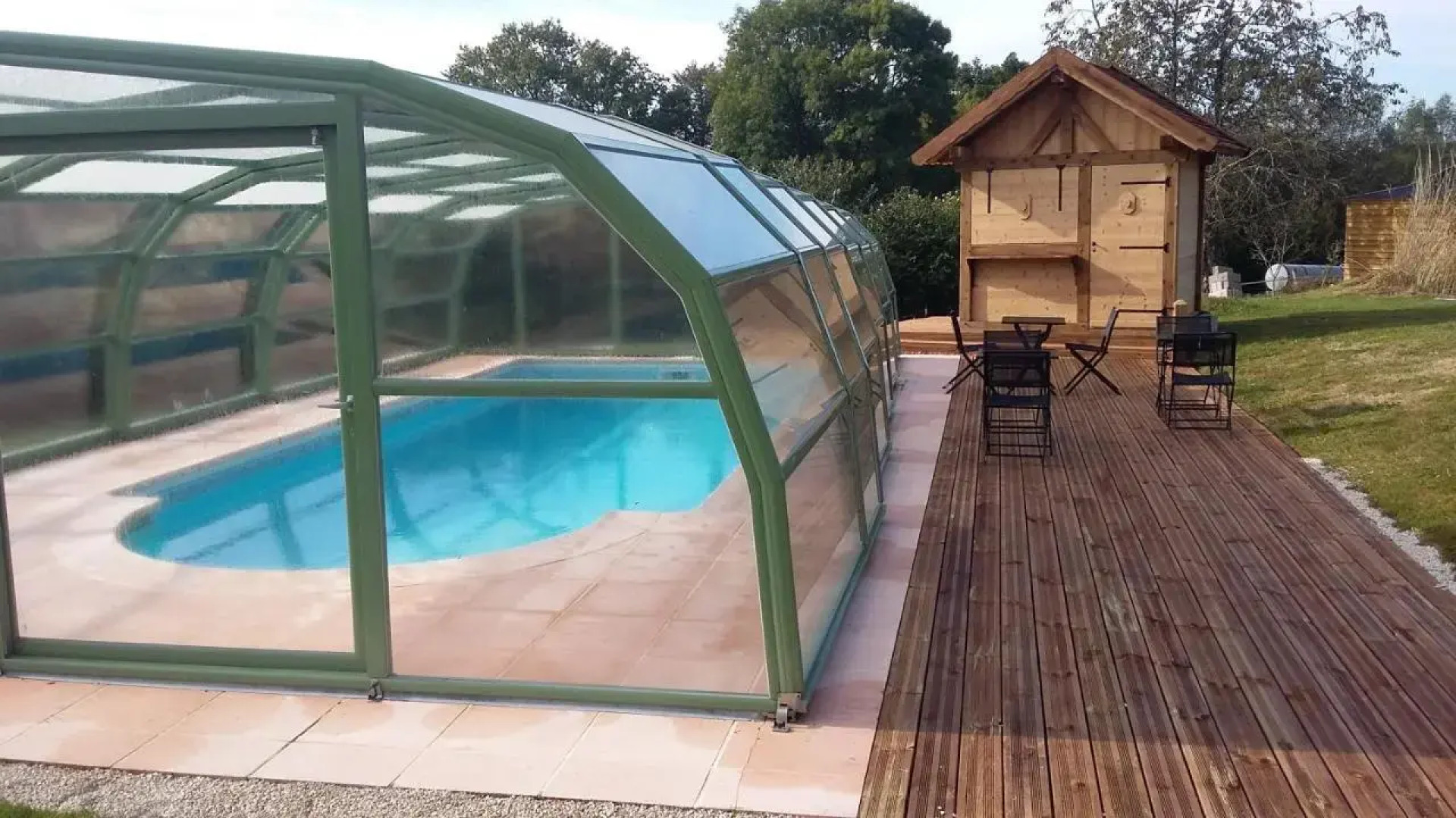 Hébergements Insolites en cabanes