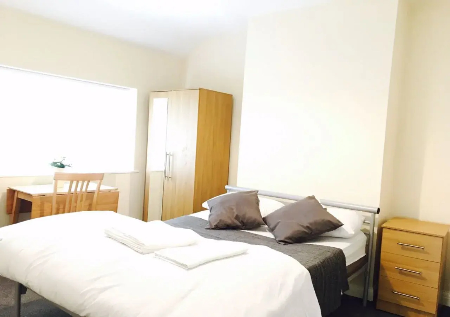 Birmingham Guest House 01