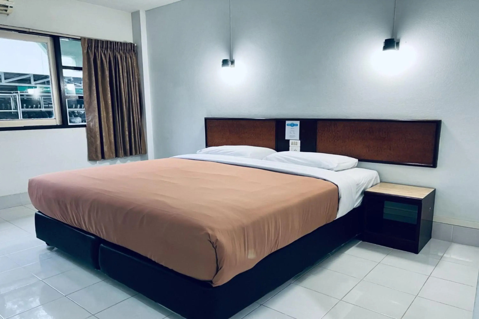 Hotel Live Max Yokohama Motomachi Ekimae