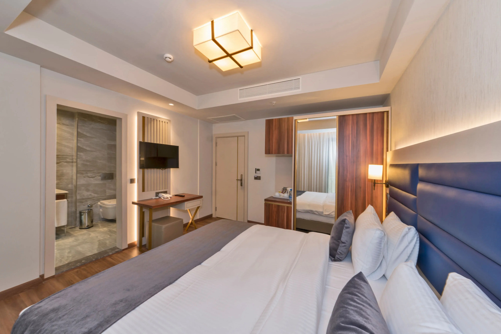 Golden Royal Hotel & Spa