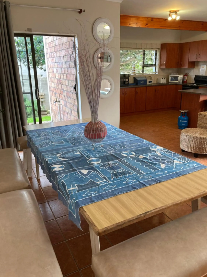 Pole Pole holiday home