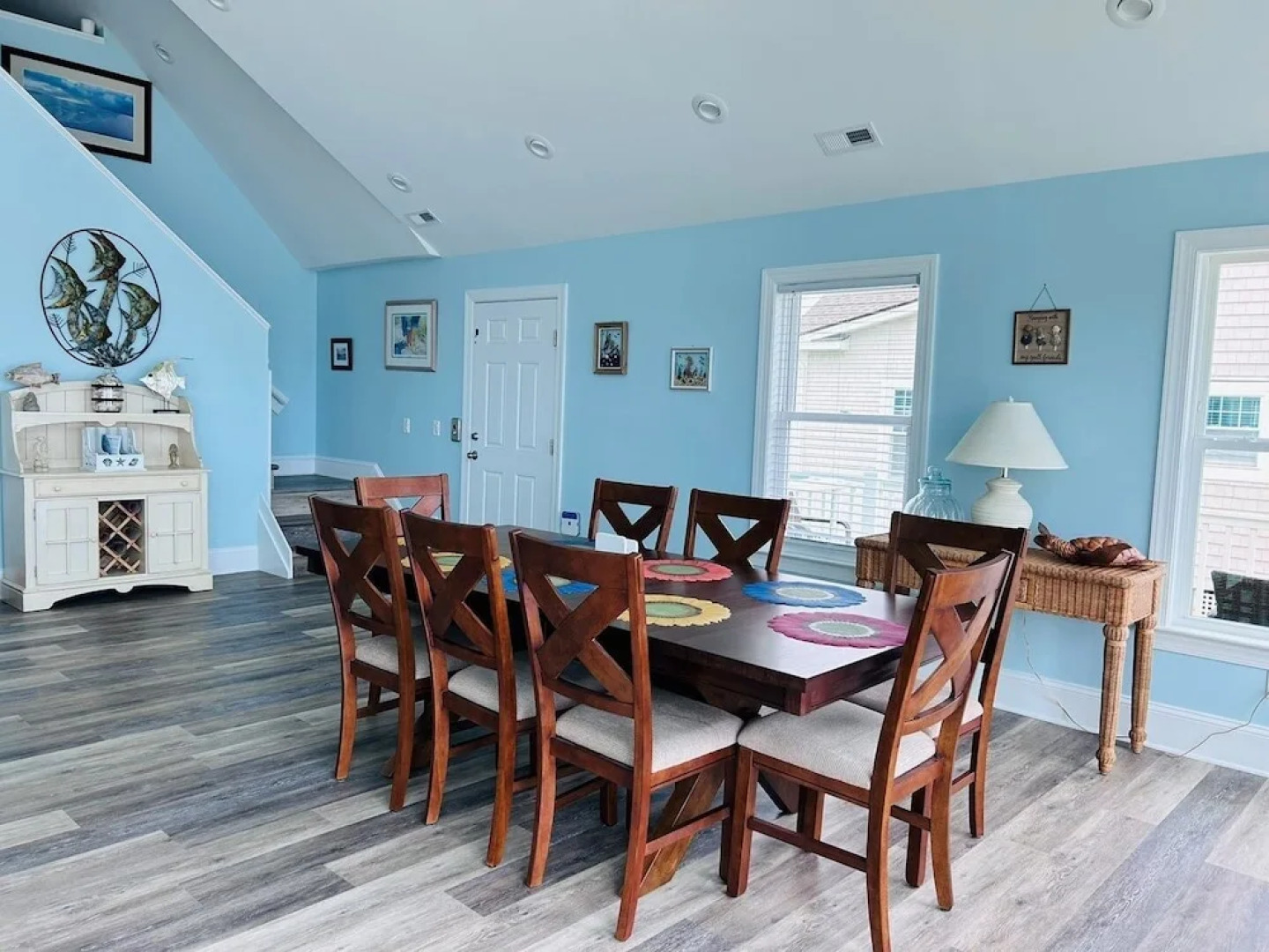 Serenity's Star 4 Bedroom Home by RedAwning