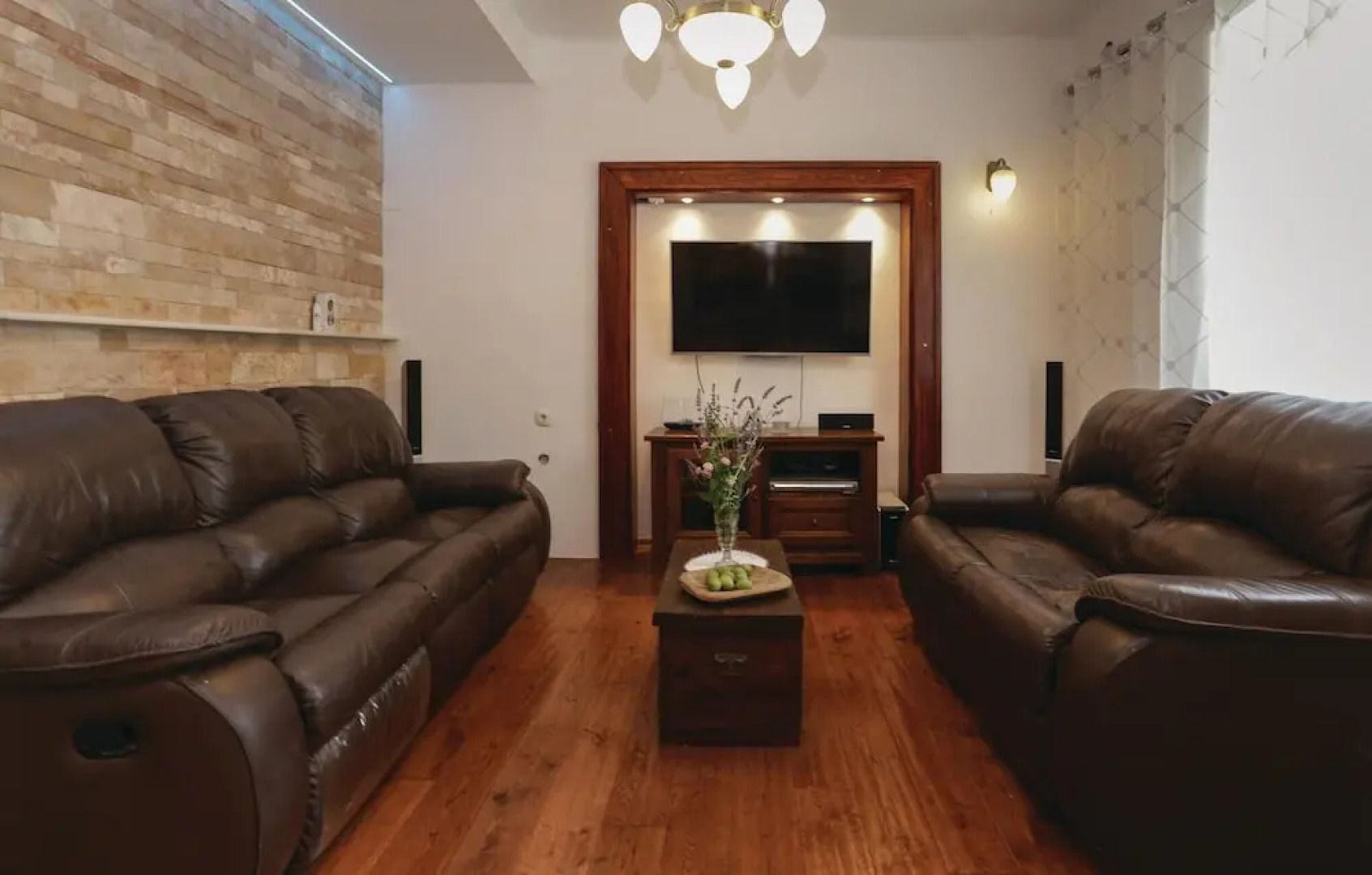 Awesome Home in Kastel Luksic With Sauna, Wifi and 6 Bedrooms