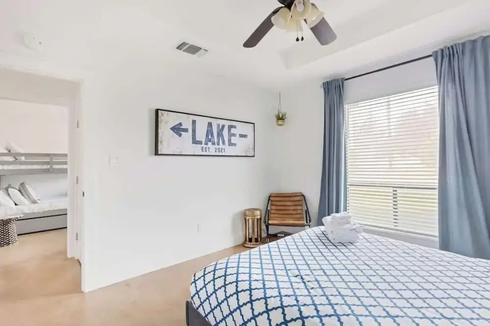 Lakefront Paradise With Firepit