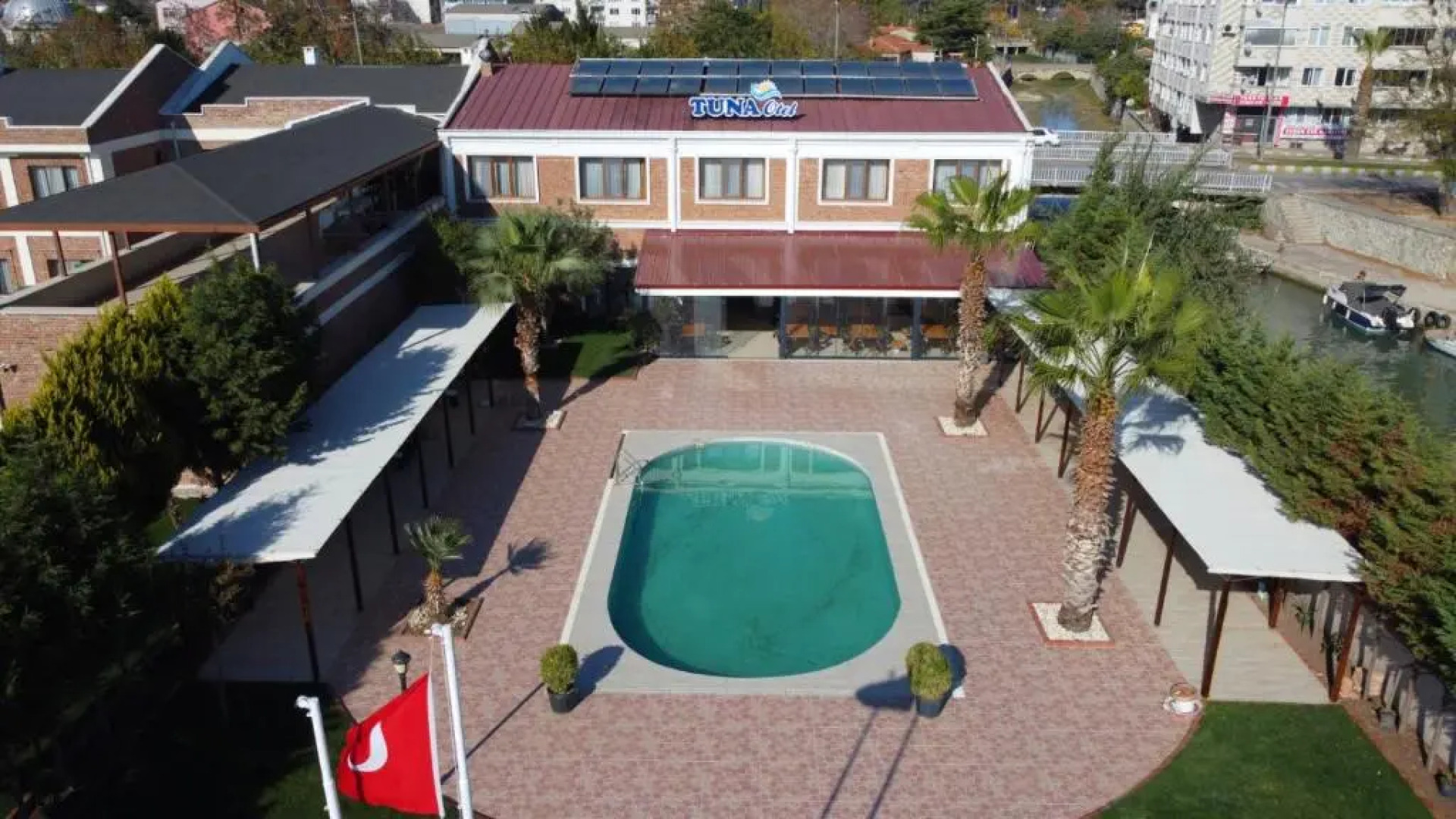 Halil Tuna Hotel