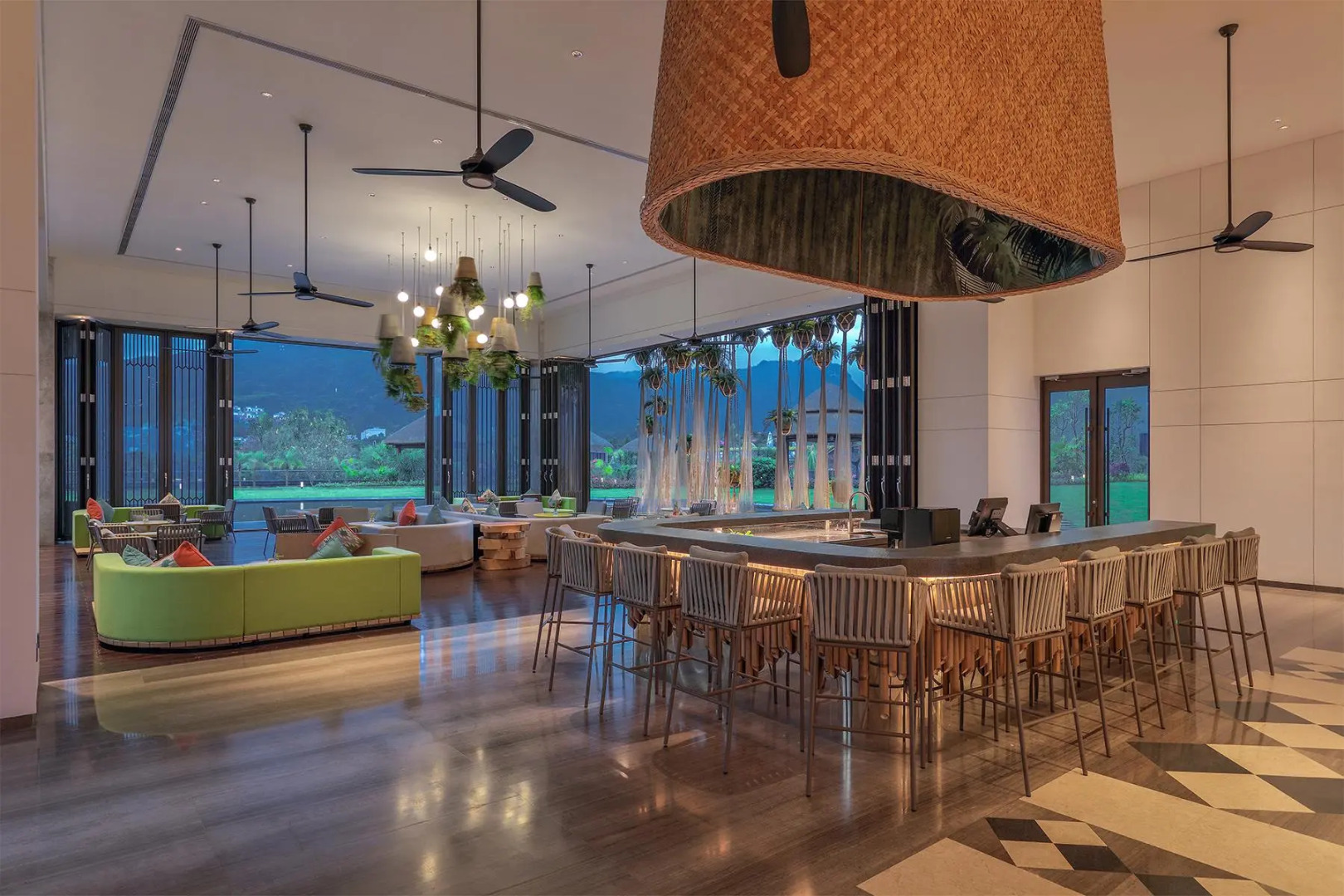 Holiday Inn Resort Qionghai Guantang by IHG